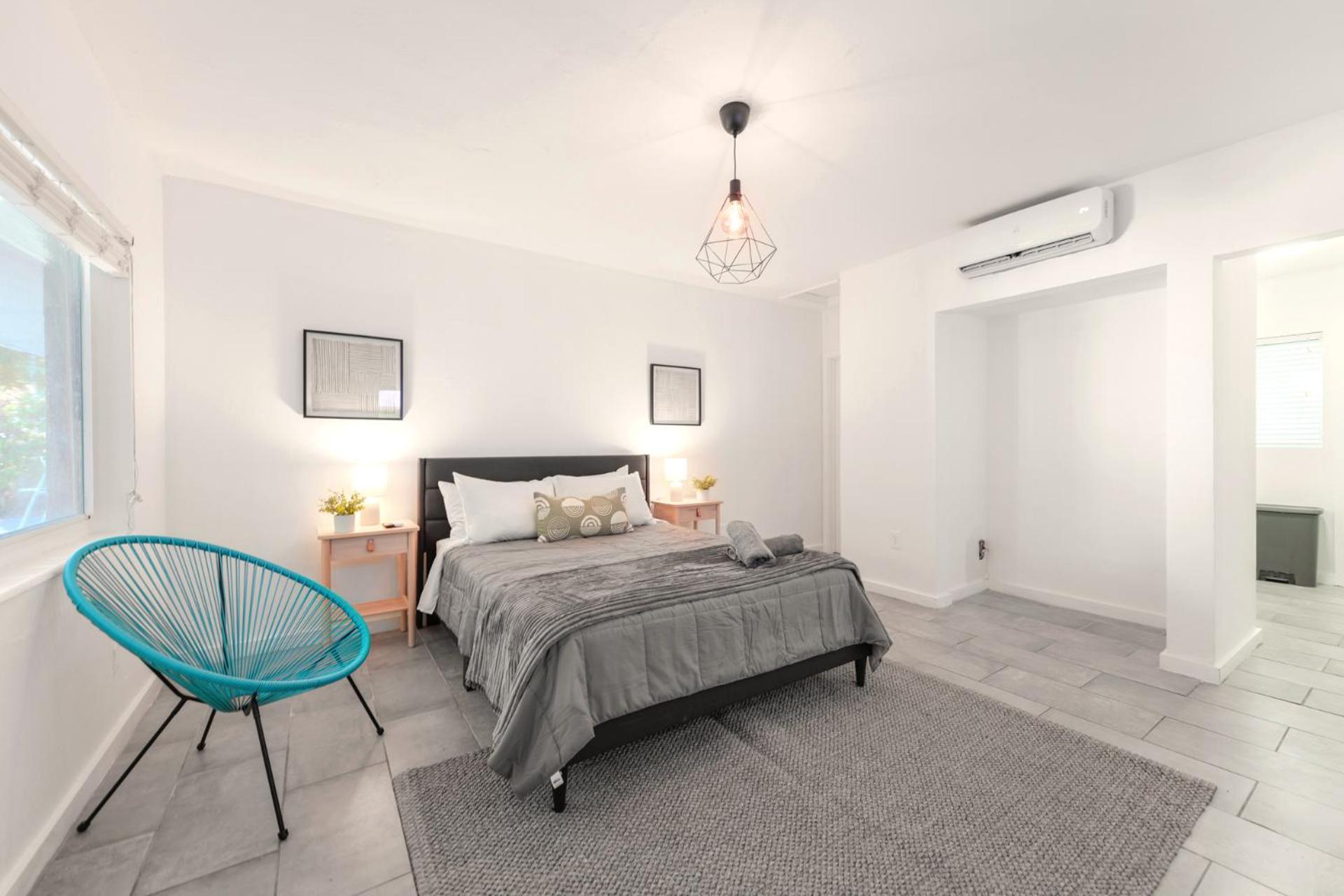 Apartment Convenient 15 Min From The *